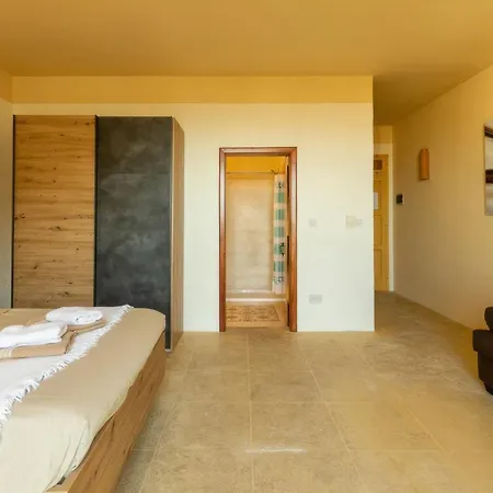 Serenity Bed & Breakfast 4*