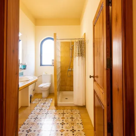 Serenity Bed & Breakfast 4*