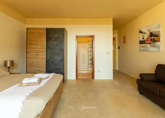 Serenity Bed & Breakfast 4*