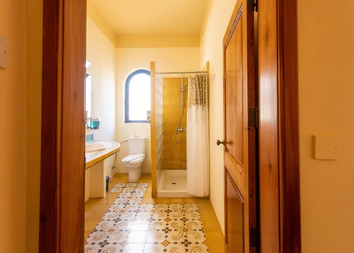 Serenity Bed & Breakfast 4*